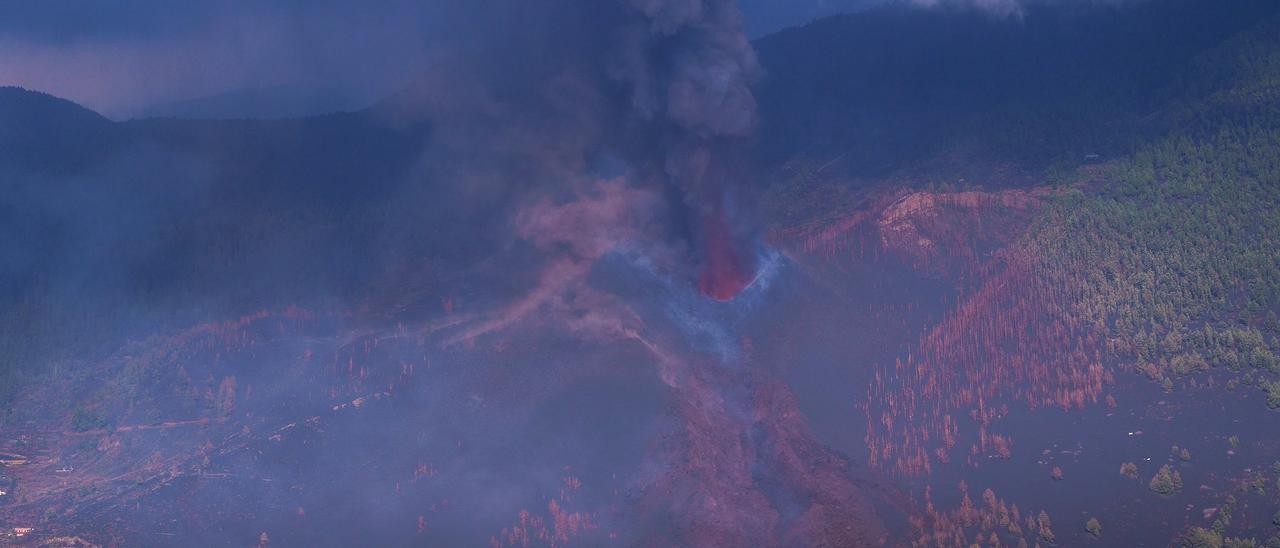 La lava del volcán Cumbre Vieja, a vista de drona