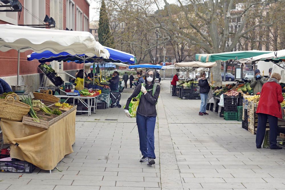 Els mercats del Lleó i la Devesa, gairebé buits