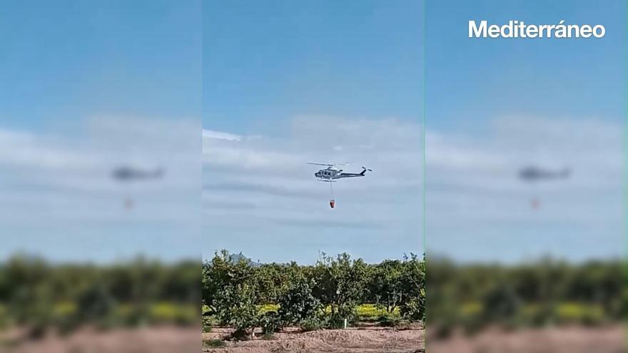 Vídeo: Helicóptero cargando agua en la balsa de riego por goteo de la Comunitat de Regants de Vila-real