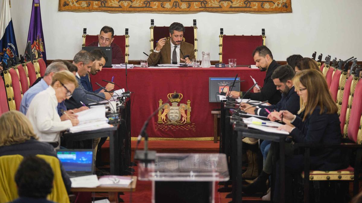 Un pleno del Ayuntamiento de La Laguna.