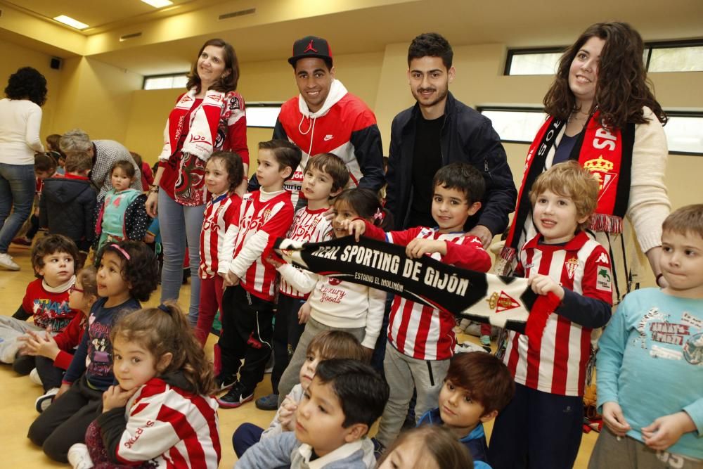 Visita de jugadores del Sporting al colegio Gloria Fuertes de Gijón