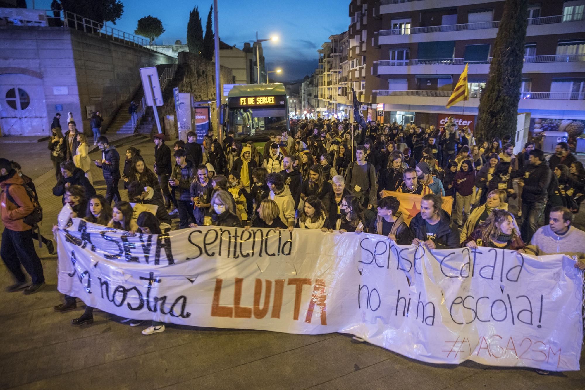 Manifestació a Manresa en defensa de l'escola en català