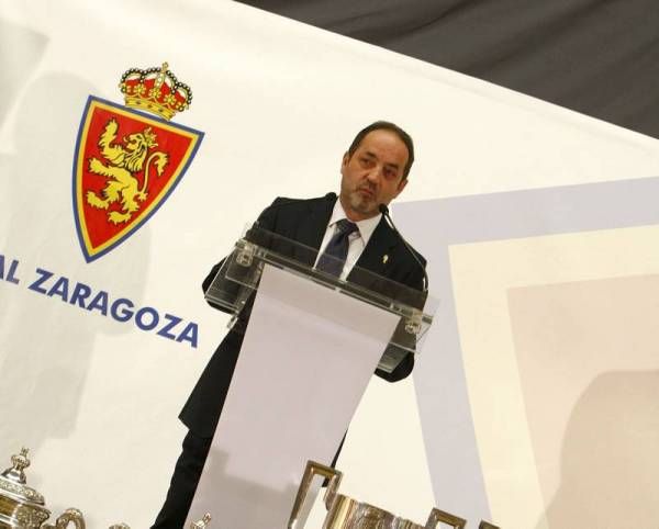 Entrega de las insignias de oro a los abonados veteranos del Real Zaragoza