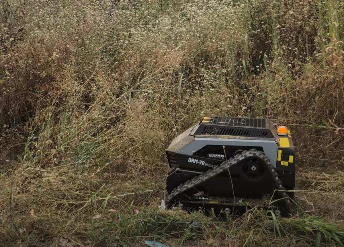 Robot desbrozador adquirido por el Ayuntamiento de Xàtiva para la prevención de incendios.