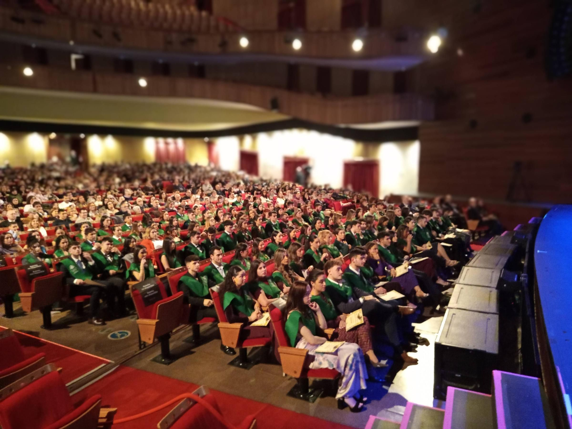 El acto de graduación de la Facultad de Comercio, en imágenes