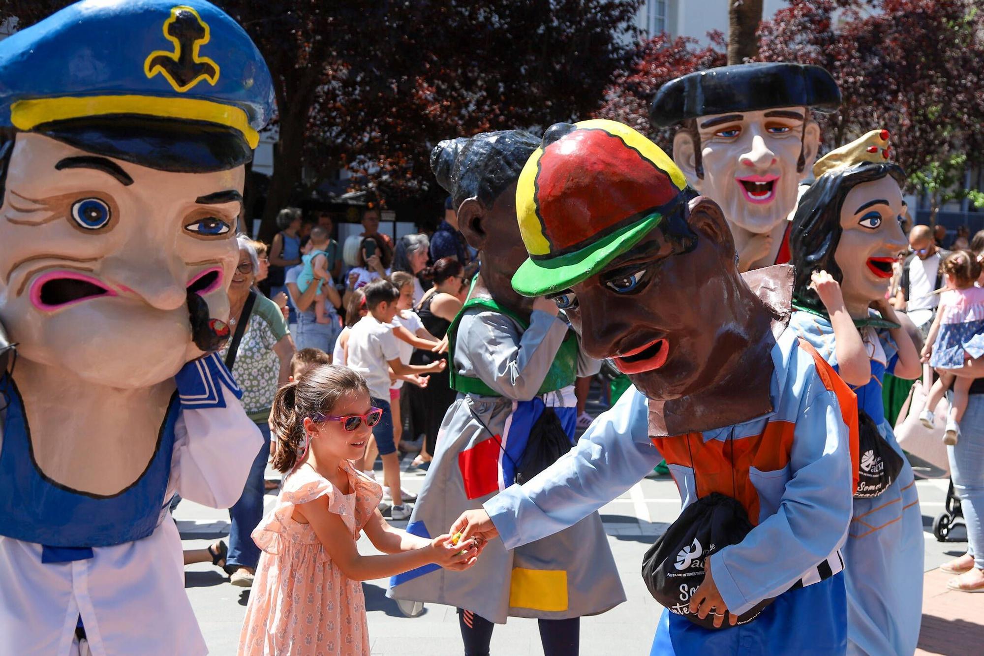 Gigantes y Cabezudos en Badajoz: una tradición que recuerdan los mayores y disfrutan los niños