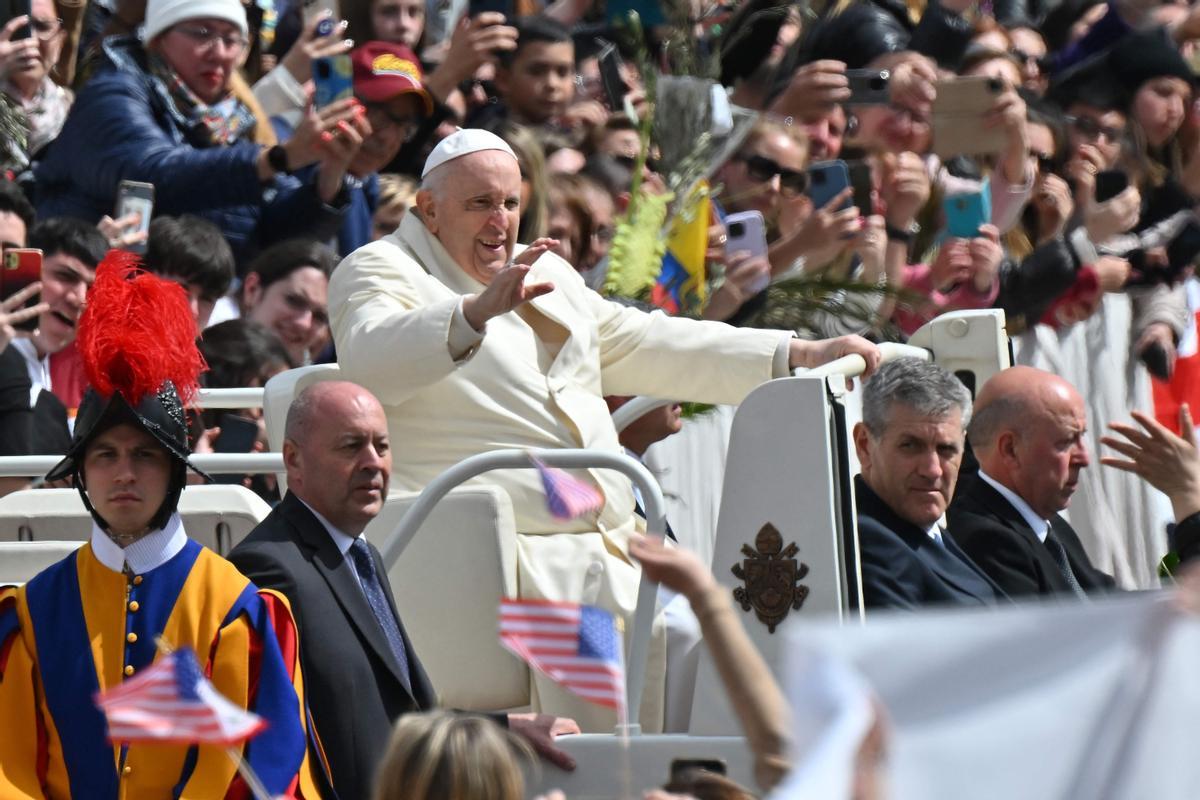 El Papa Francisco asiste a la Misa del Domingo de Ramos