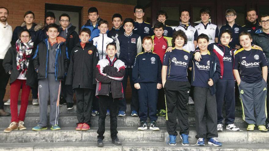 Los preseleccionados de Burgos, Valladolid y Zamora posan en una foto de familia.