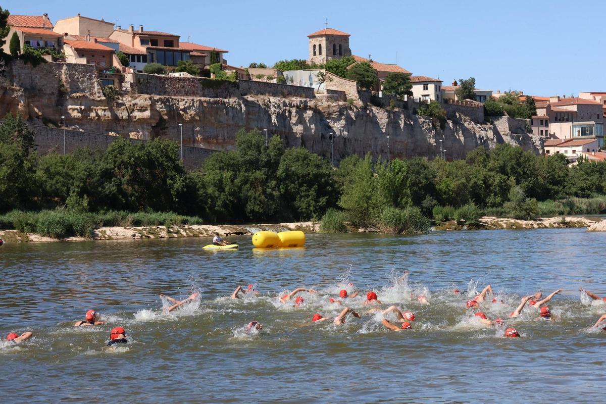 GALERÍA: Disfruta de las mejores imágenes del triunfo de Gómez y Trigo en el Triatlón Ciudad de Zamora GALERÍA: Disfruta de las mejores imágenes del triunfo de Gómez y Trigo en el Triatlón Ciudad de Zamora