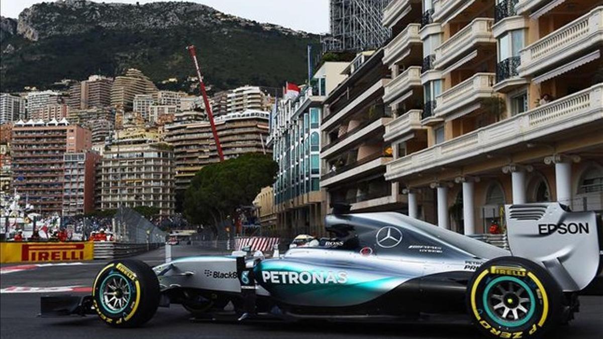 Lewis Hamilton fue el mejor en la primera sesión en Mónaco
