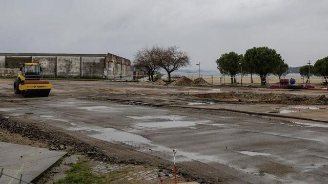 La zona de las obras del nuevo parque de O Ramal, ayer. | Iñaki Abella