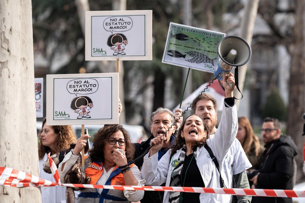 Médicos de toda España marchan en Madrid por un estatuto propio e independiente