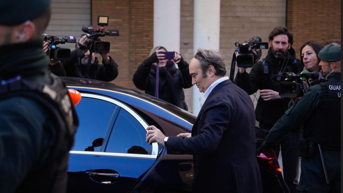 El propietario del restaurante El Ventorro, Alfredro Romero, tras declarar en los juzgados de Catarroja.