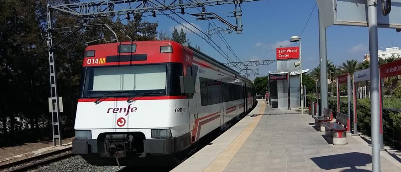 Suspenden las licencias urbanísticas en los terrenos afectados por el Tren de la Costa