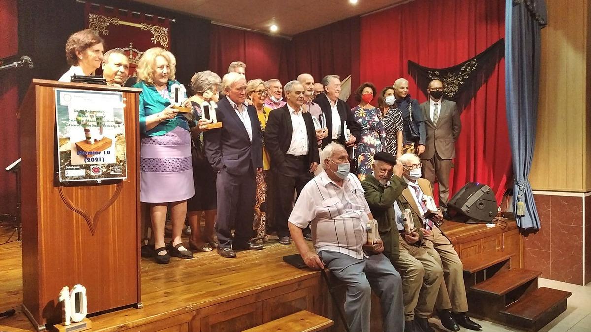 Foto de los galardonados el pasado jueves con los Premios 10 de la Federación Provincial de Mayores de Málaga.