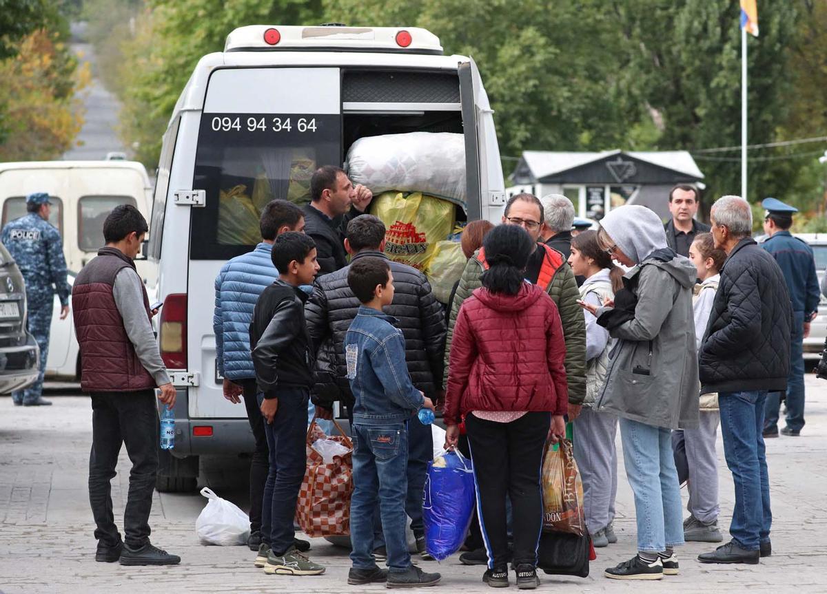 Los refugiados de Alto Karabaj llegan a Kornidzor