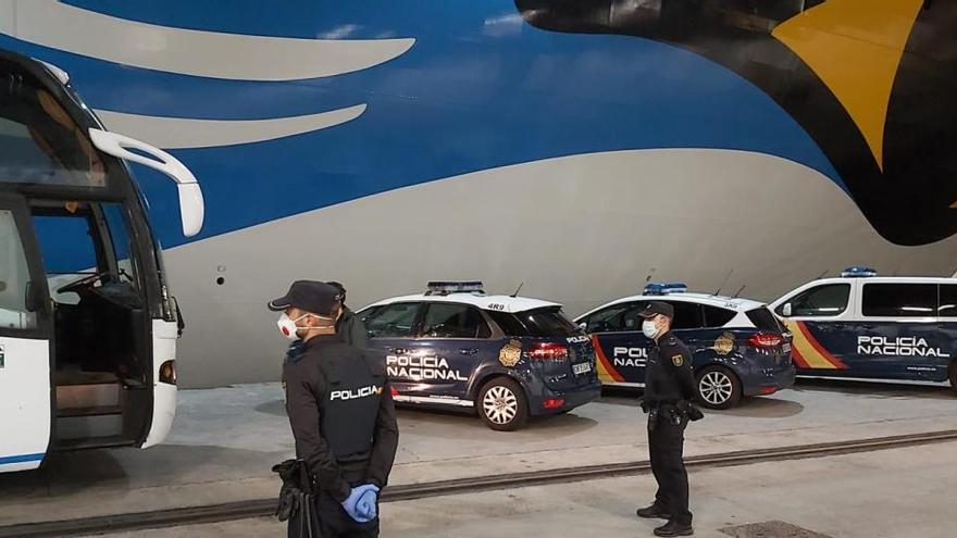 La Policía Nacional en el puerto santacrucero.