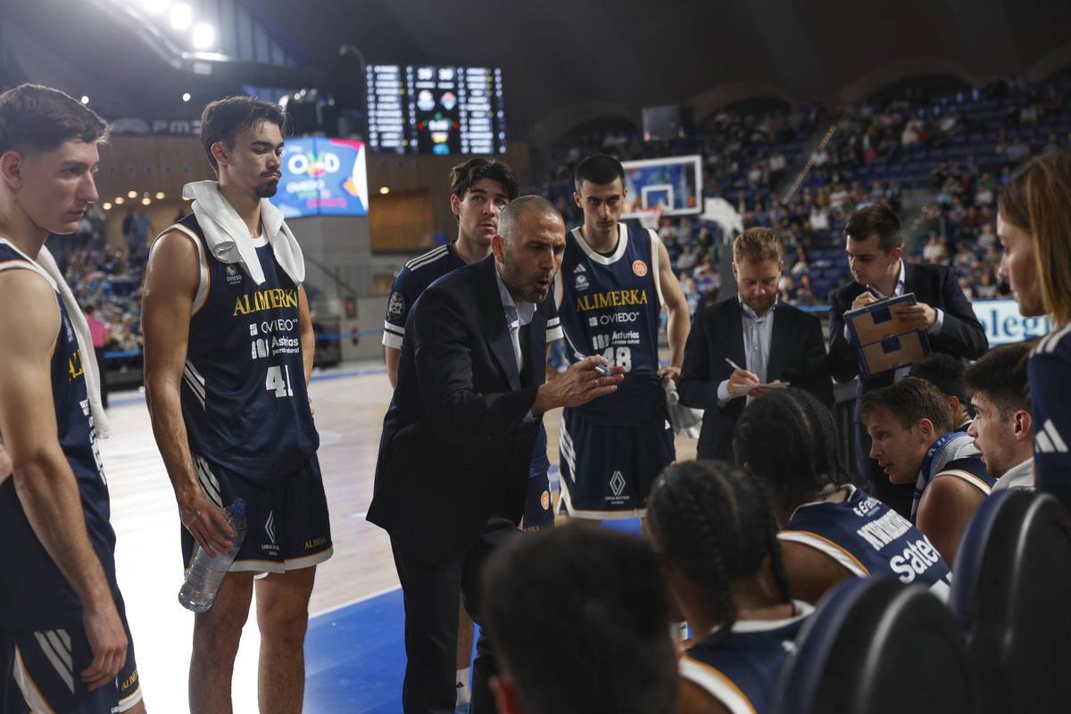 Las imágenes de la victoria del Alimerka Oviedo Baloncesto que le mete el play-off de ascenso a la ACB Las imágenes de la victoria del Alimerka Oviedo Baloncesto que le mete el play-off de ascenso a la ACB