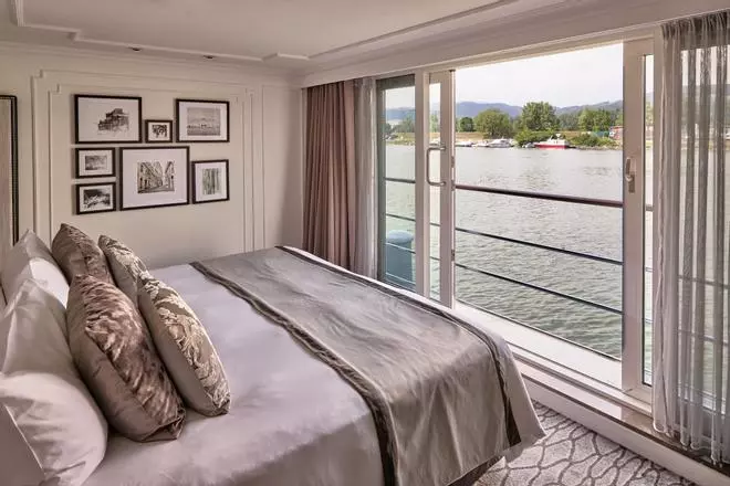 Riverside Mozart: el barco que navega por el Danubio y te transporta hasta el mismísimo cielo