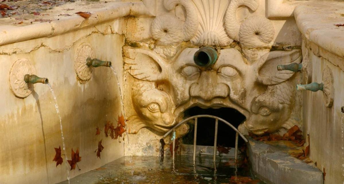 Mascarón del Clero del último estanque de la fuente.