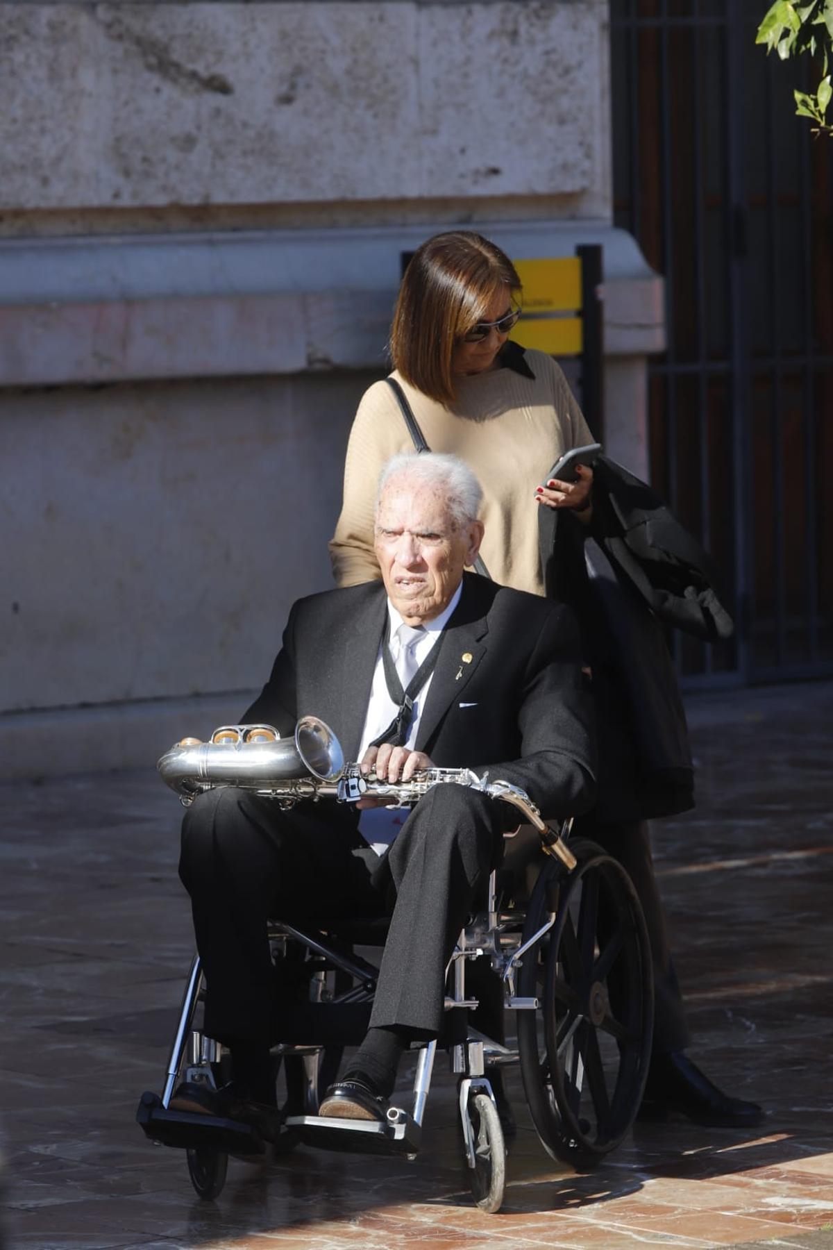 Homenaje de las bandas al Maestro Serrano