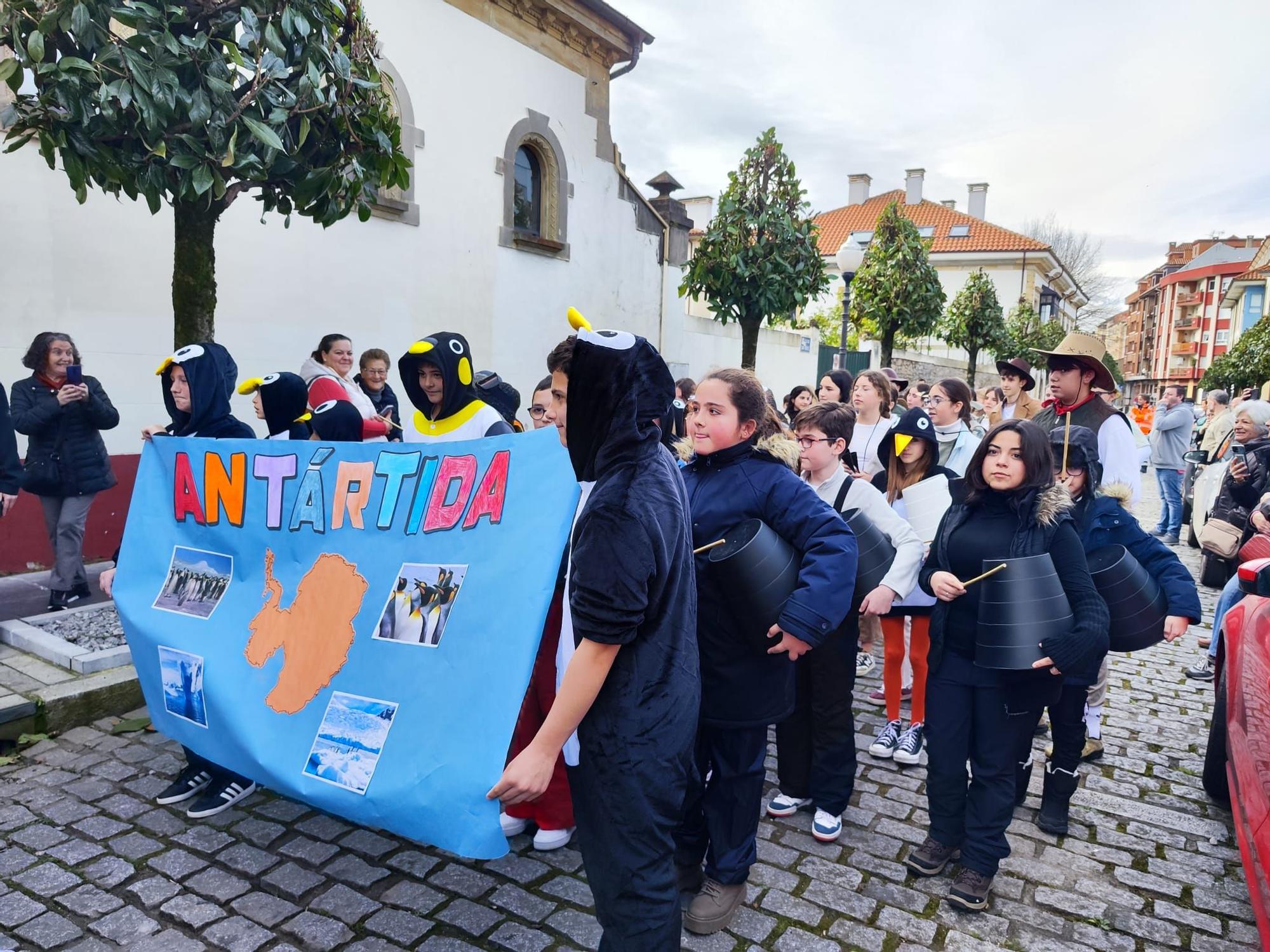 Un viaje por el mundo y a la naturaleza: así han celebrado los colegios de Villaviciosa el carnaval