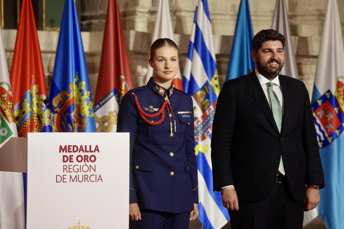 Imágenes de la entrega de la Medalla de Oro de la Región a la princesa Leonor