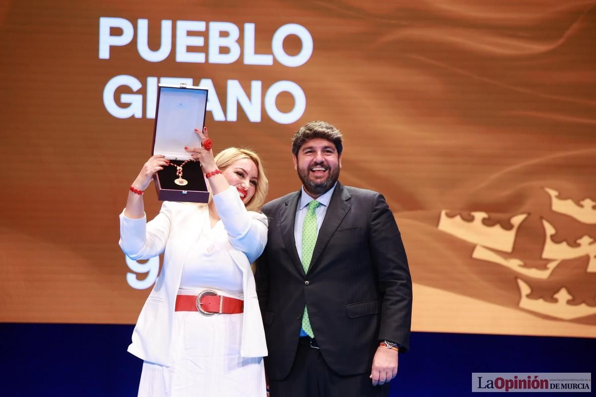 Así ha sido el acto institucional del Día de la Región de Murcia en el Teatro Romea
