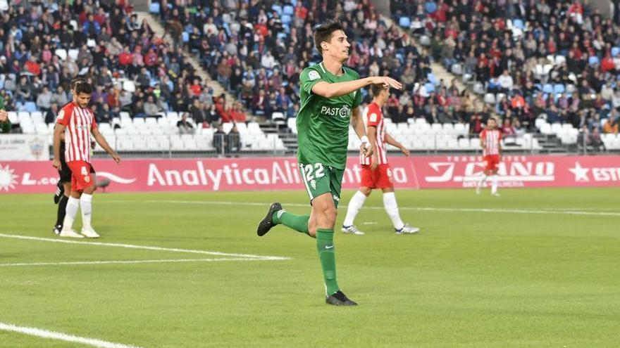 Pablo Pérez durante el partido del Almería