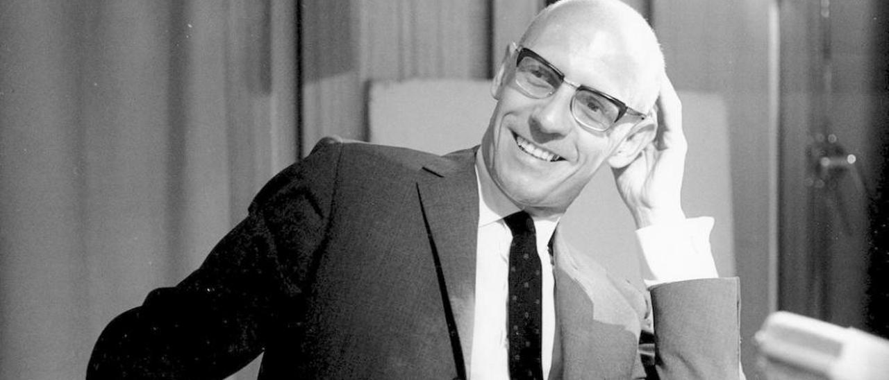 O filósofo e psicólogo francés Michel Foucault (1926-1984).