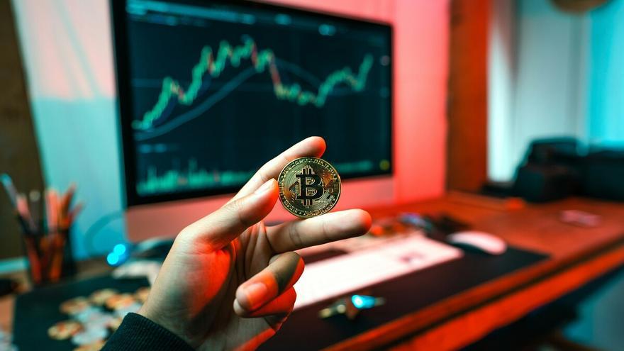 &quot;To the moon...&quot; Bitcoin vuelve a apuntar alto y se dirige hacia su máximo histórico