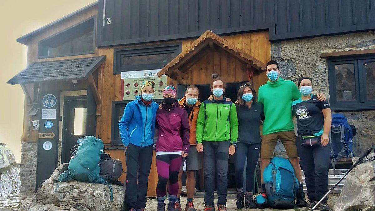 Un &quot;trekking&quot; por el Anillo de los Picos para homenajear al personal sanitario