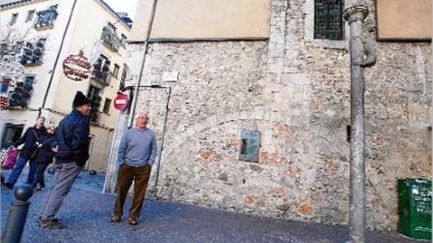 Les escales del Cul de la Lleona han estat retirades perquè els turistes no s&#039;hi puguin enfilar.