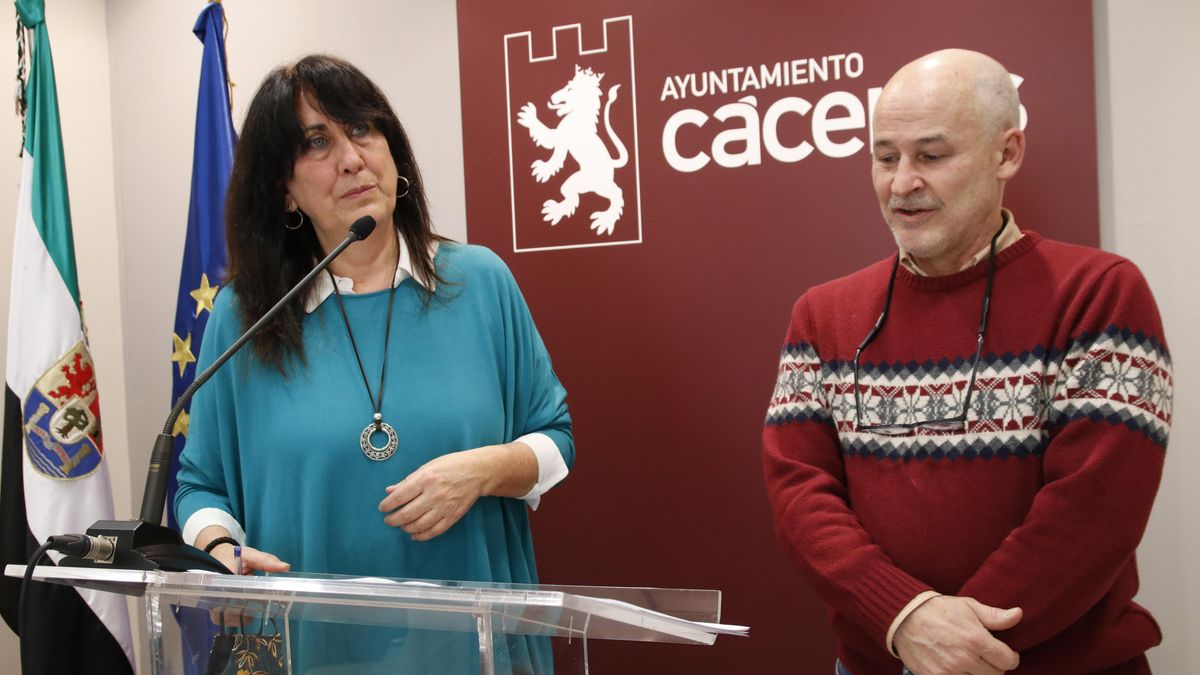 La portavoz de Unidas Podemos, Consuelo López, y el concejal Ildefonso Calvo, este jueves.