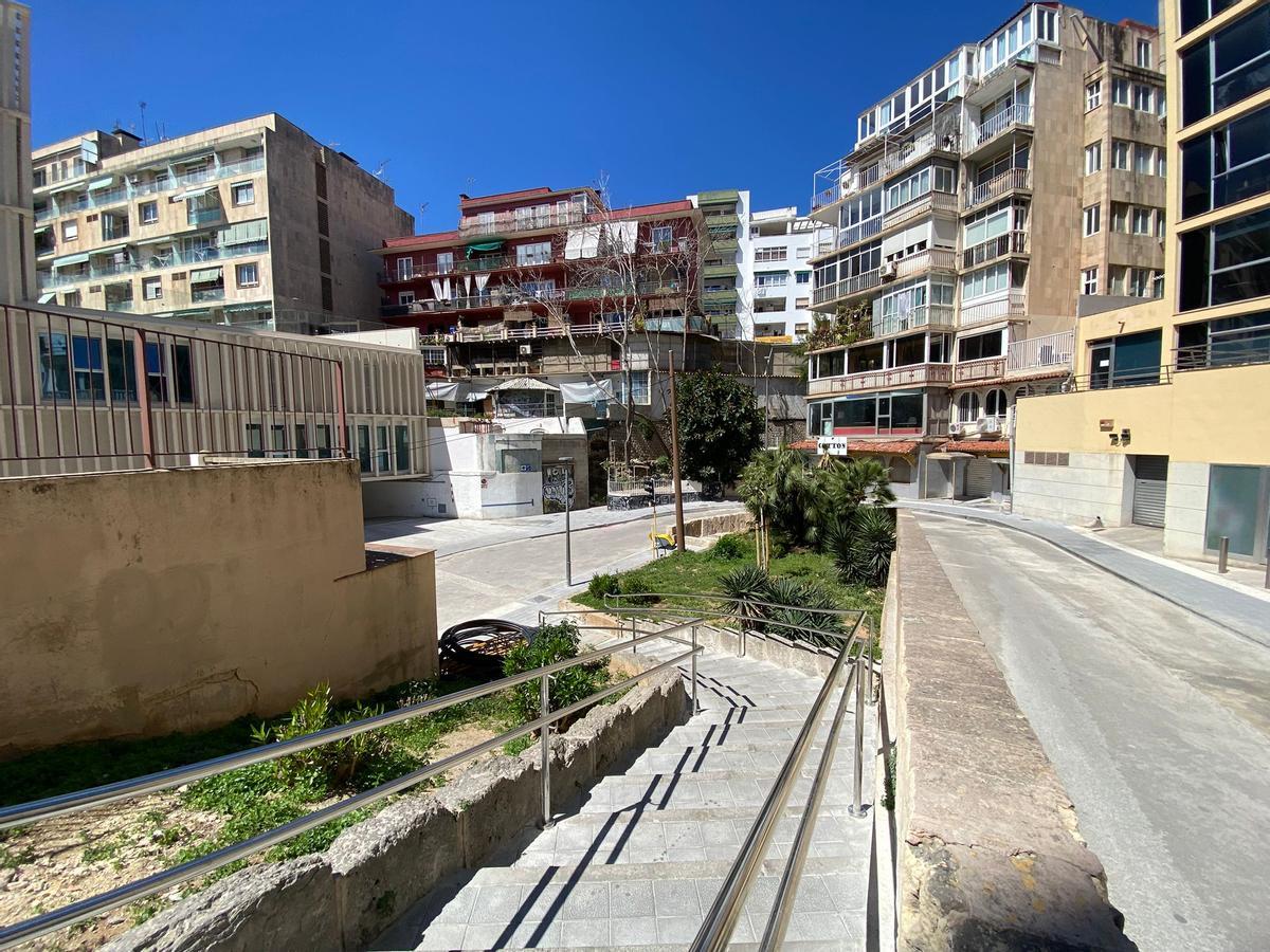 La zona recientemente renovada de la calle s'Aigo Dolça, todavía sin alfaltar y sin el nuevo arbolado