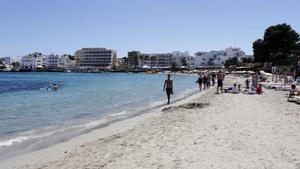 Tràgic accident a Eivissa: un turista britànic mor al caure des d’un balcó