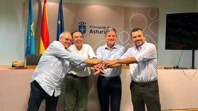 Por la izquierda, Cesáreo Marqués, Fernando Villabella, Enrique Rodríguez y Fernando García, gerente del OCB. | LUCÍA RODRÍGUEZ ALONSO