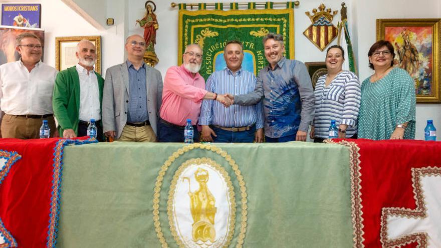 Los cargos en la presentación de este viernes.