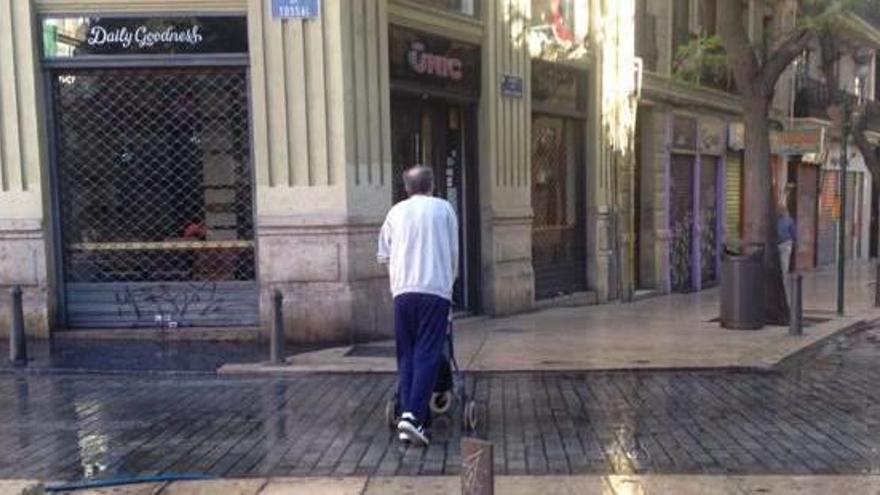 Los socialistas piden que se vuelvan a pintar los pasos de peatones del centro