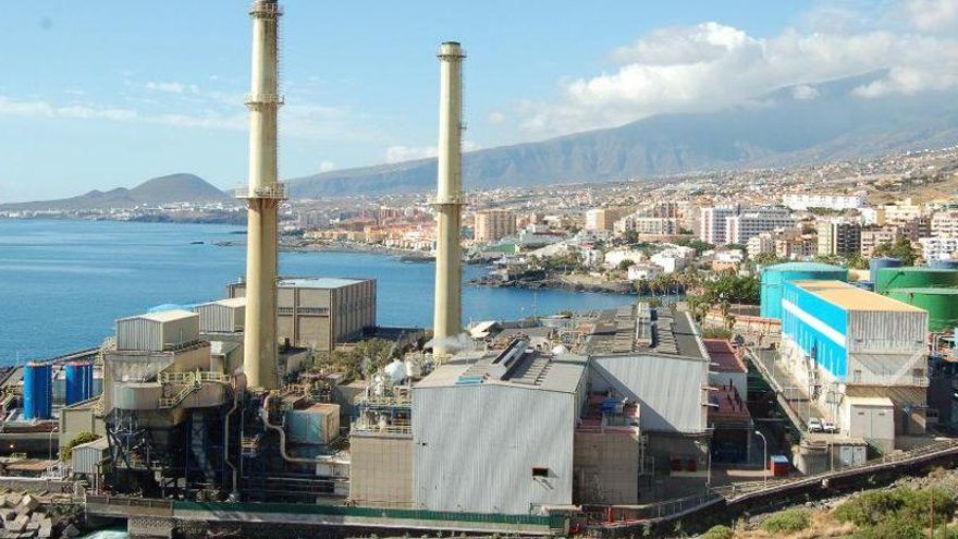 Endesa will demolish one of the chimneys of the Las Caletillas thermal power plant
