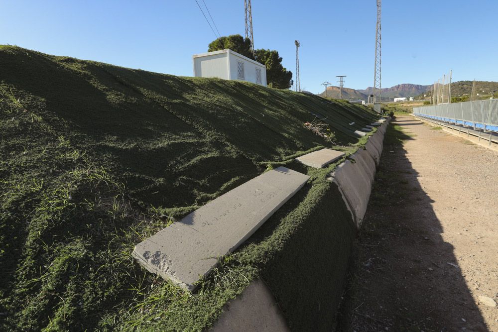 Críticas por el estado de abandono en el campo del Fútbol Base Sagunto.