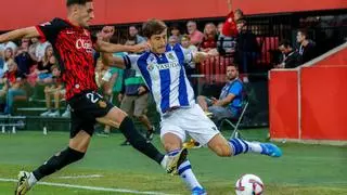 Un gol de penalti de Abdón Prats sirve al Mallorca para superar a la Real Sociedad