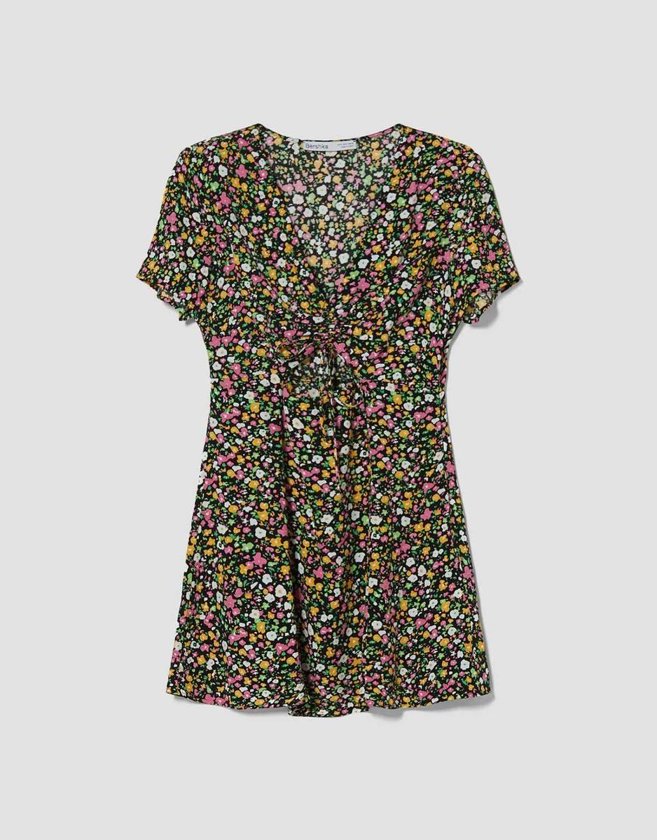 Vestido mini cut out frunce print flores de Bershka