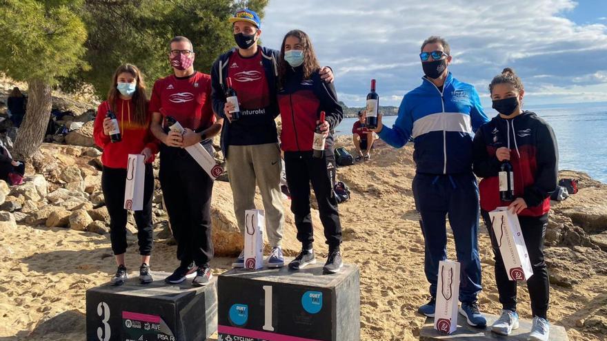 Iván Tevzadze y Marta Julià se imponen en la San Silvestre Swim