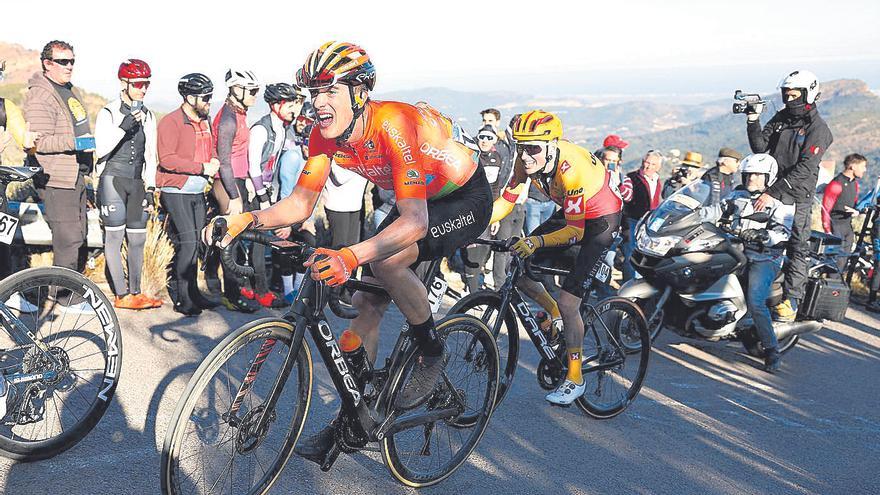 Volta a la Comunitat | Los mejores ciclistas del pelotón internacional ruedan por Castellón