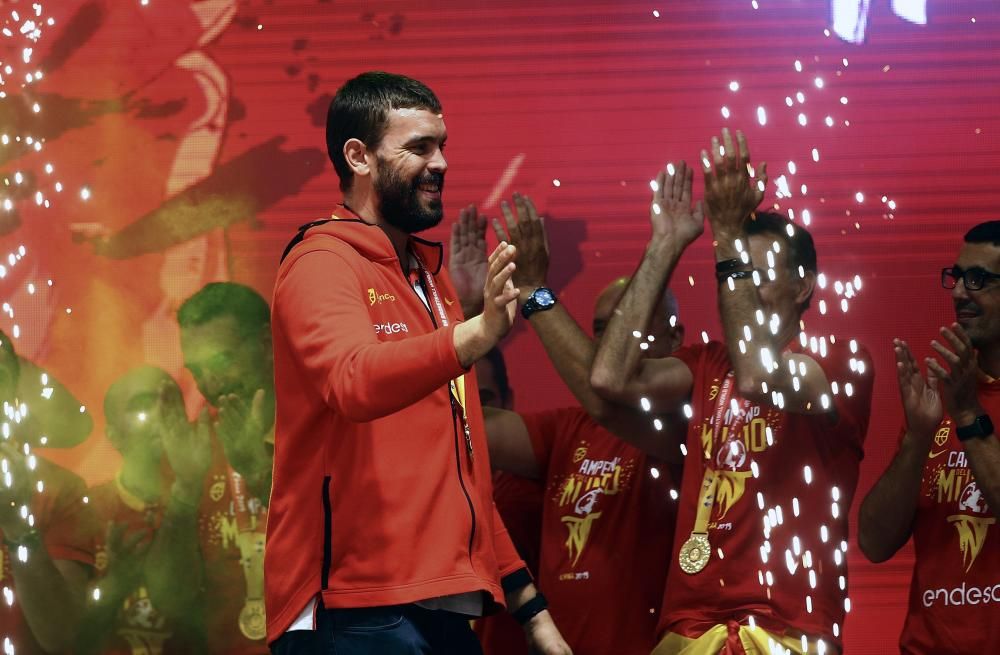 La selección celebra el título mundial en Madrid.