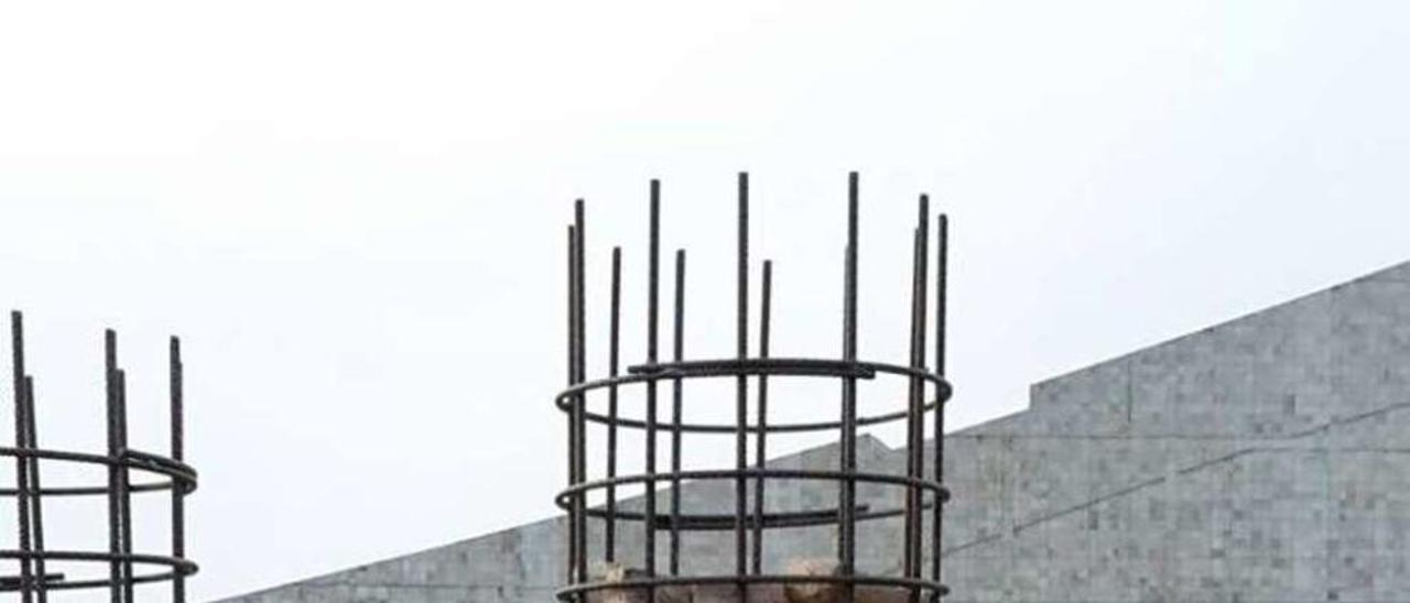 Detalle de la instalación de Corbato en la plaza de Platerías de Santiago.