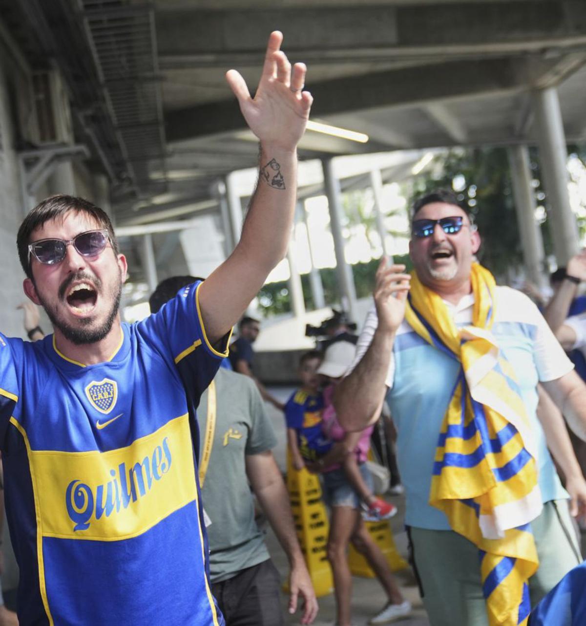 Entre la passió pel futbol i la por de l’estadi Entre la passió pel futbol i la por de l’estadi