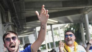 Entre la passió pel futbol i la por de l’estadi