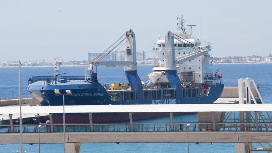 Normalidad en los puertos de Baleares pese a la huelga de estibadores